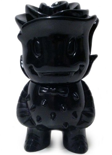 Pocket Rose Vampire - SSSS 2013 figure by Josh Herbolsheimer, produced by Super7. Front view.