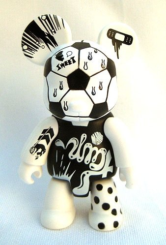 Soccerhead figure by Chow, produced by Toy2R. Front view.