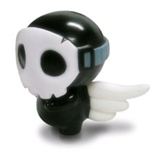 COMBO figure by Higone And Codel, produced by Vinyl Collectables . Front view.