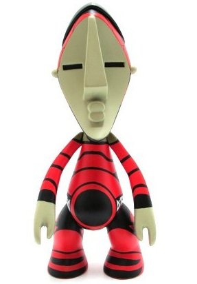 Baako figure by Vahid Musah, produced by Tribaltoy. Front view.