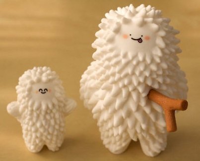 Birthday Treeson figure by Bubi Au Yeung, produced by Crazylabel. Front view.