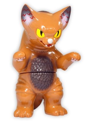 Nekogomora figure by Konatsu, produced by Konatsuya. Front view.