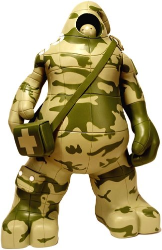 SUG C55 Camo figure by Unklbrand, produced by Unklbrand. Front view.