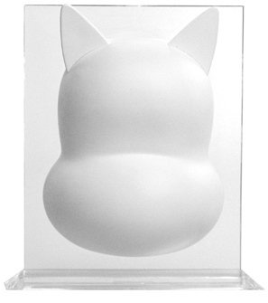 OMI DIY Cat figure, produced by Munky King. Front view.