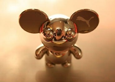 Deadmau5 Footlocker Exclusive (Chrome chase) figure by Deadmau5 X Footlocker, produced by Oddco Ltd.. Front view.