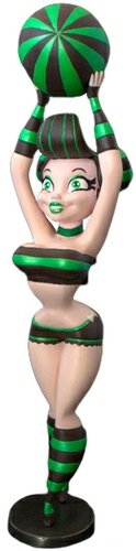 Morsel - Chocomint  figure by Gary Ham, produced by Pretty In Plastic. Front view.