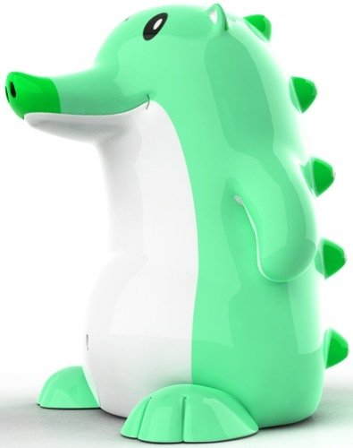 Heathrow the Hedgehog - Lime  figure by Frank Kozik, produced by Maqet. Front view.