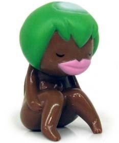 Suiko - Sitting Brown figure by Sunguts, produced by Sunguts. Front view.