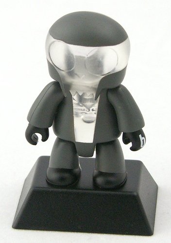 T figure by Semper Fi, produced by Toy2R. Front view.