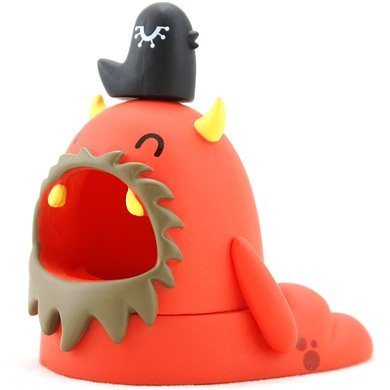 Captain Fritter figure by Peskimo, produced by Kidrobot. Front view.