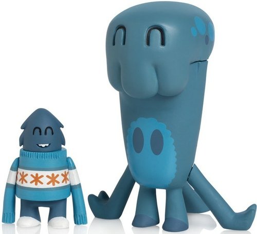 Barnabus and Big Egg figure by Pete Fowler, produced by Playbeast. Front view.