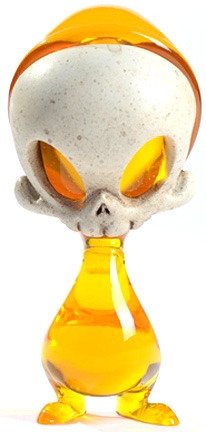 Honey Mini Skelve figure by Brandt Peters X Kathie Olivas, produced by Circus Posterus. Front view.