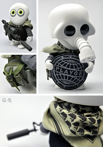NKD NOZZEL Retail Version W/QPMNT PAC 6 [Fort Burnout]  figure by Ferg, produced by Playge. Front view.