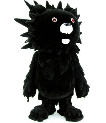 Black Flocked Inc Bear figure by Hiroto Ohkubo, produced by Instinctoy. Front view.