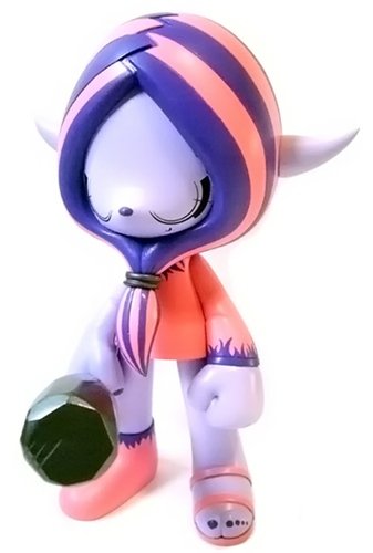 Cubcub figure by Kaijin. Front view.