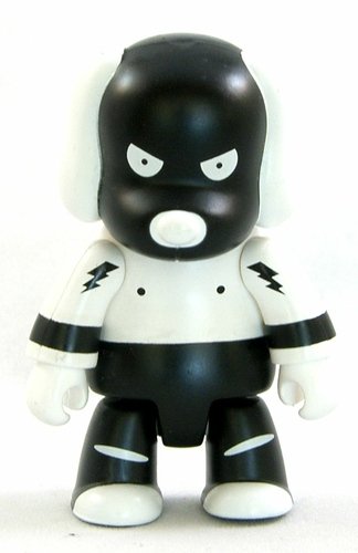 Qeezer Dog BW figure by Nic Brand, produced by Toy2R. Front view.