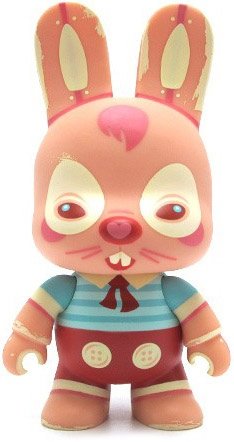 Mr. Pinkerton - Pink figure by Scott Tolleson, produced by Toy2R. Front view.