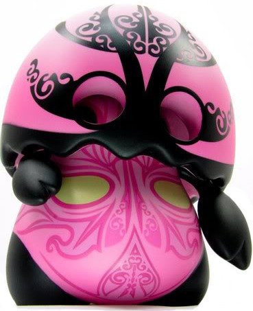 Kanser - Pink Opera Mask figure by Filth, produced by Toyqube. Front view.