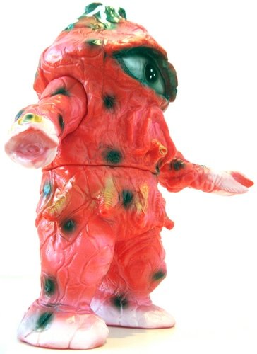 Gas Bawer - Strawberry figure by Longneck, produced by Cosmo Alpha Co.. Front view.
