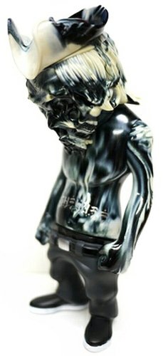 Rebel Captain - NYCC 11 figure by Usugrow X Pushead, produced by Secret Base. Front view.