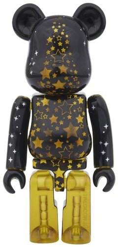 2013 Xmas Be@rbrick 100% - Christmas Tree figure, produced by Medicom Toy. Front view.