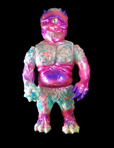 Ollie Release #5  figure by Lash X Velocitron, produced by Mutant Vinyl Hardcore. Front view.