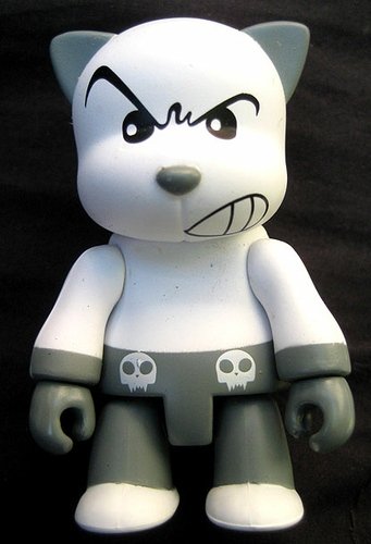 Cage Match Cat figure by Steven Lee, produced by Toy2R. Front view.
