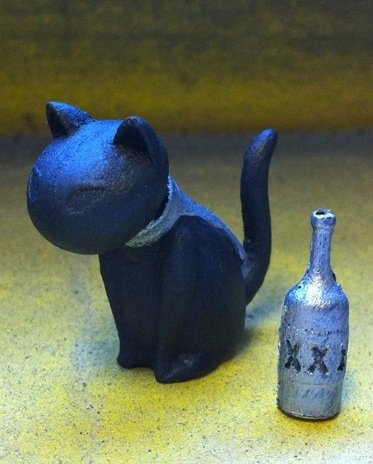 Party Cat figure by Eric Nichols, produced by We Are Objects. Front view.