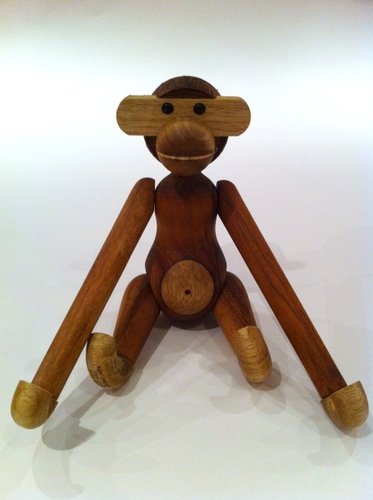 Wooden Monkey figure by Kay Bojesen, produced by Rosendahl. Front view.