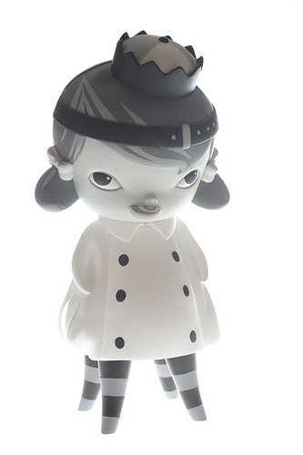 Mono Hazel figure by Kathie Olivas, produced by Mindstyle. Front view.