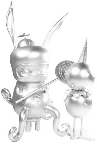 Benny & Red Bird - Platinum Edition figure by Kathie Olivas, produced by Mindstyle. Front view.