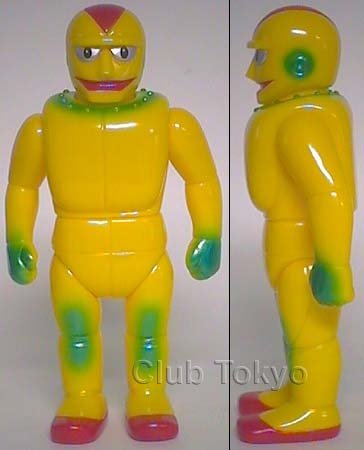 Bacchus Yellow figure by Yuji Nishimura, produced by M1Go. Front view.
