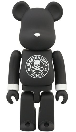 mastermind JAPAN × SENSE Be@rbrick 100% figure by Mastermind Japan, produced by Medicom Toy. Front view.