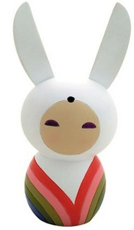 Busted Bunny figure by Camila De Gregorio, produced by Momiji. Front view.