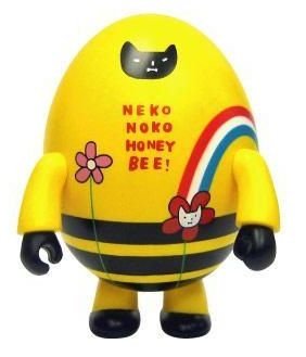 Honey Bee figure by Galle Colle Nekonoko, produced by Toy2R. Front view.