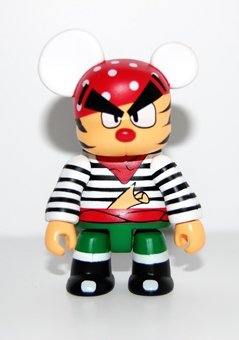 Pirate Bear figure by Steven Lee, produced by Toy2R. Front view.