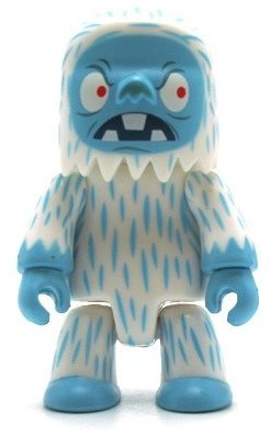Yeti figure by Gama-Go, produced by Toy2R. Front view.