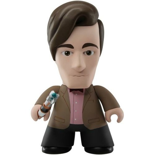 11th Doctor figure by Matt Jones (Lunartik), produced by Titan Merchandise. Front view.