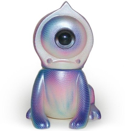 Star Pet - Chromatophore figure by Killer J X Paul Kaiju, produced by Killer J. Front view.