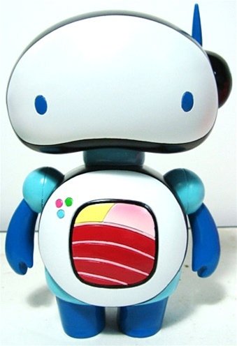 Sushibot - Tenacious Toys Exclusive figure by Pez Banana, produced by Patch Together. Front view.