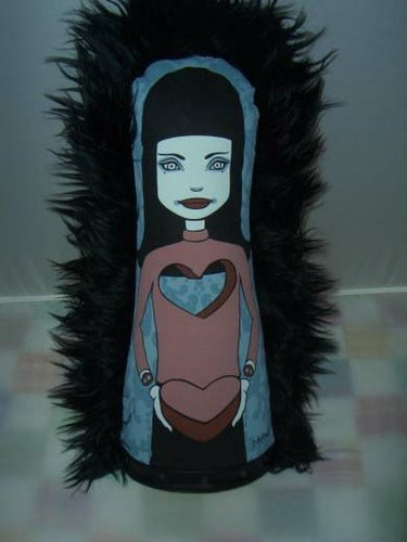 Lonely Heart figure by Tara Mcpherson, produced by Circus Punks. Front view.