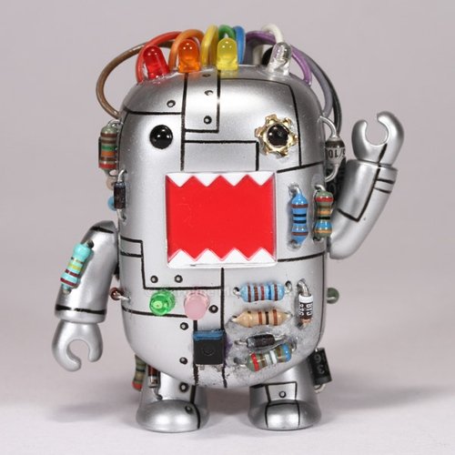 Borg Domo figure by Cazm, produced by Toy2R. Front view.