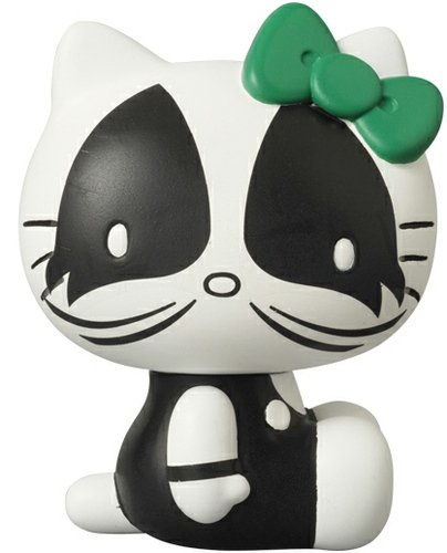 Kiss x Hello Kitty - The Catman - VCD No.208 figure by Sanrio, produced by Medicom Toy. Front view.