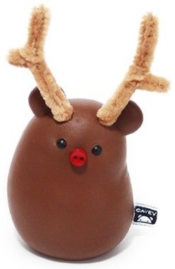 Reindeer Vinyl Cavey (Rudolph Chase) figure by A Little Stranger. Front view.