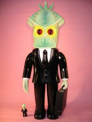 Salari Ika - 5ft  figure by Frank Kozik. Front view.