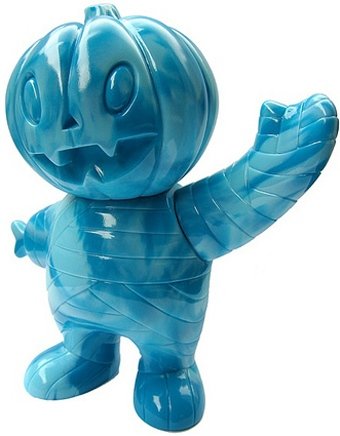 Black Friday Blue SSSSwirl Pumpkin Boy figure by Brian Flynn, produced by Super7. Front view.