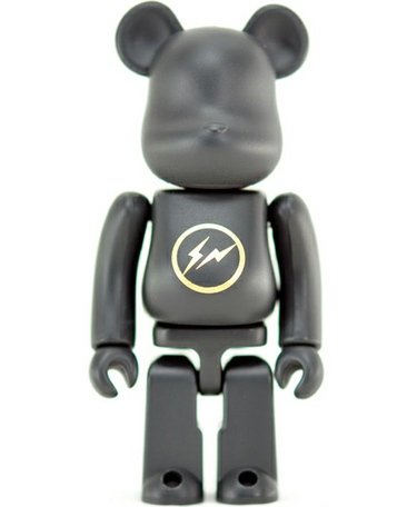 Fragmentdesign - Artist Be@rbrick S20  figure by Hiroshi Fujiwara, produced by Medicom Toy. Front view.