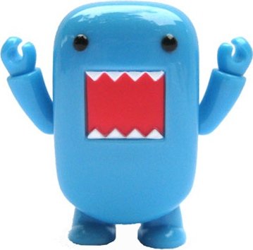 Blue Domo Qee figure by Dark Horse Comics, produced by Toy2R. Front view.