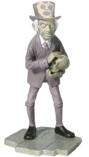 The Zombie Priest   figure by Eric Powell, produced by Dark Horse. Front view.