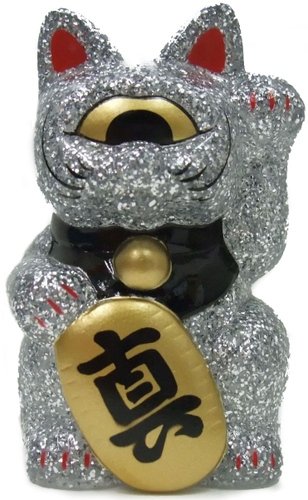Mini Fortune Cat - Silver Glitter figure by Mori Katsura, produced by Realxhead. Front view.